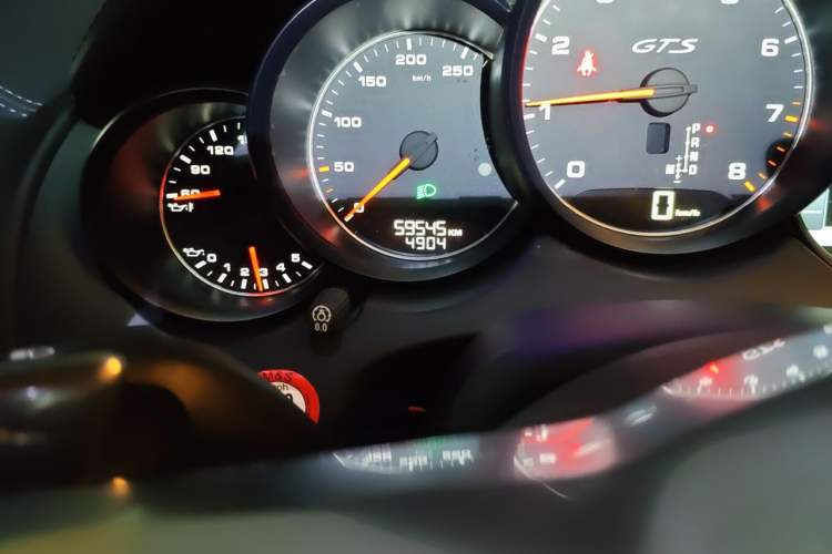 Used Porsche Cayenne 2015 Cayenne GTS 3.6T Odometer Close Up