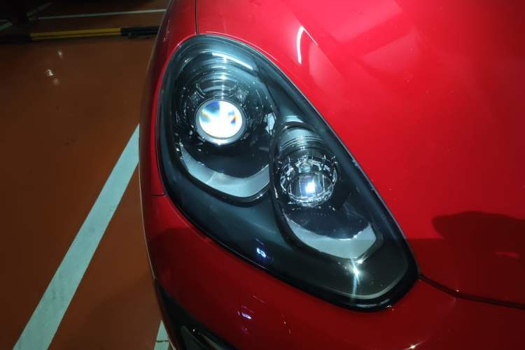 Used Porsche Cayenne 2015 Cayenne GTS 3.6T Right Front Headlight