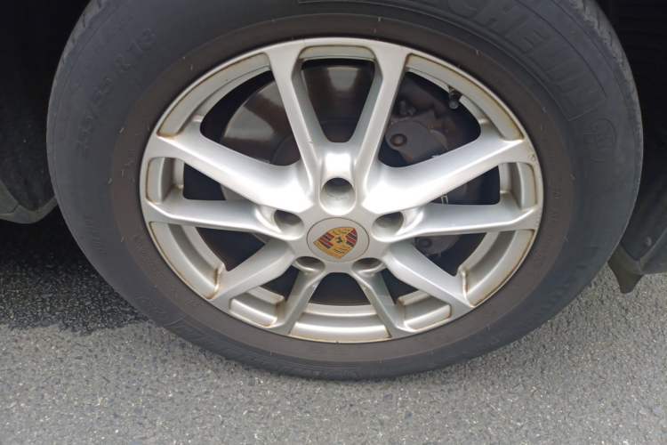 Used Porsche Cayenne 2015 Cayenne 3.0T Right Front Wheel Hub