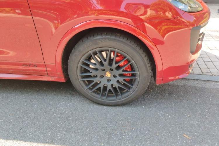 Used Porsche Cayenne 2015 Cayenne GTS 3.6T Right Front Wheel Hub