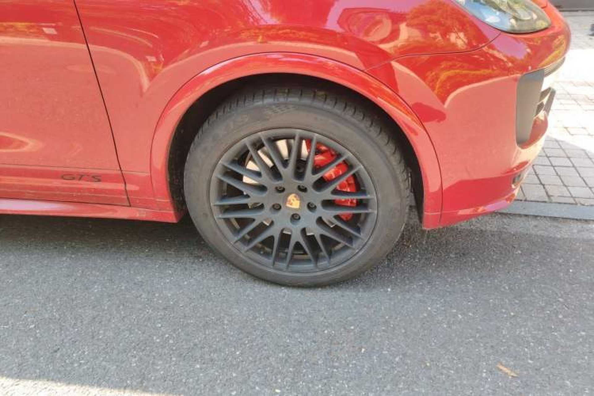 Used Porsche Cayenne 2015 Cayenne GTS 3.6T Right Front Wheel Hub