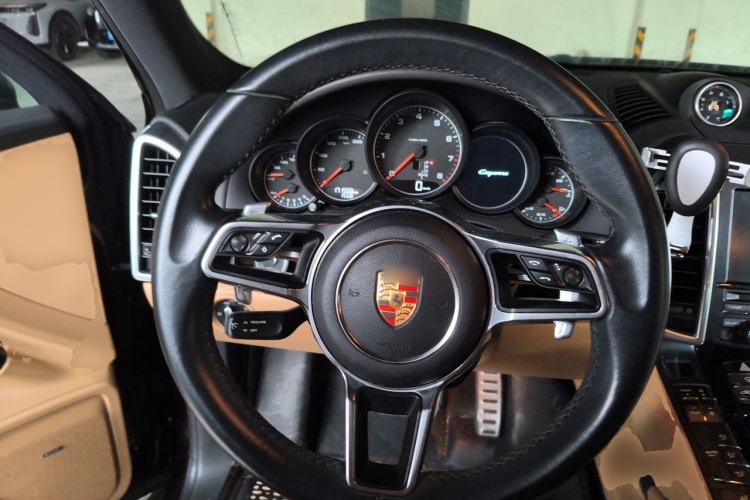 Used Porsche Cayenne 2015 Cayenne 3.0T Steering Wheel