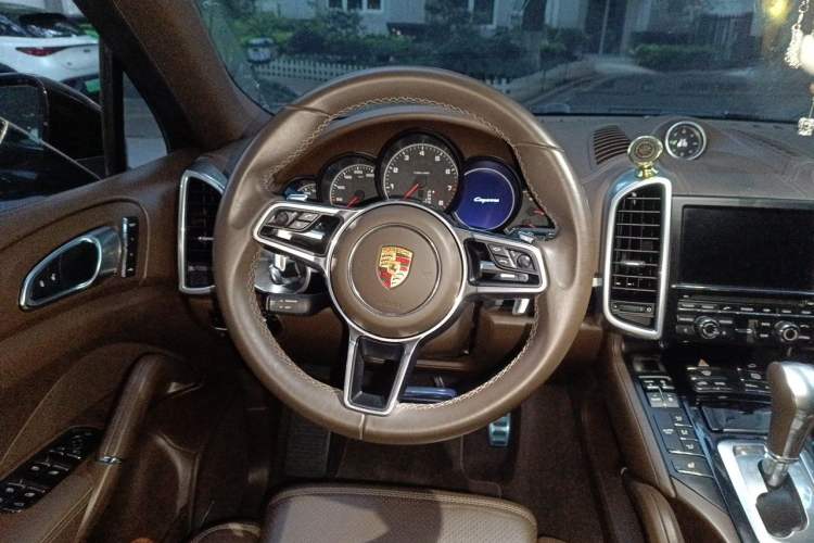 Used Porsche Cayenne 2015 Cayenne 3.0T Steering Wheel