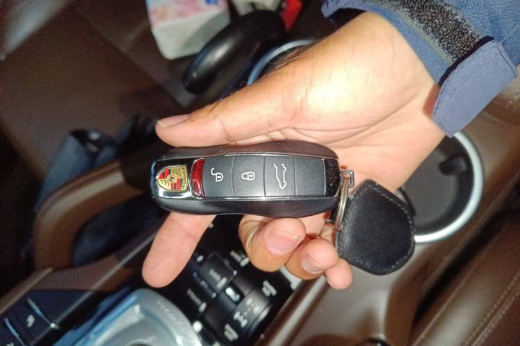 Used Porsche Cayenne 2015 Cayenne 3.0T Vehicle Key