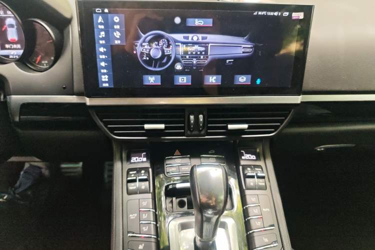 Used Porsche Cayenne 2015 Cayenne 3.0T Audio And AC Panel