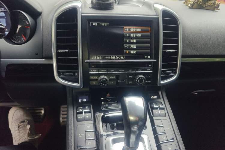 Used Porsche Cayenne 2015 Cayenne 3.0T Audio And AC Panel