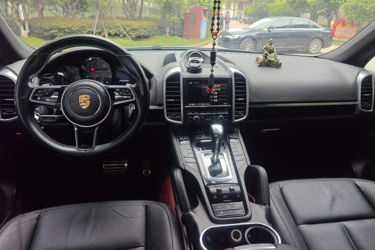 Used Porsche Cayenne 2015 Cayenne 3.0T Center Console