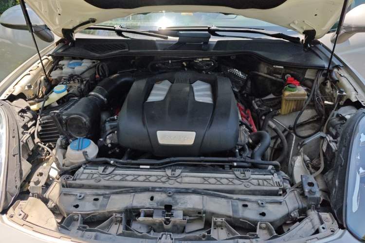 Used Porsche Cayenne 2015 Cayenne 3.0T Engine Bay