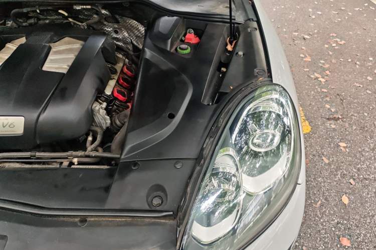 Used Porsche Cayenne 2015 Cayenne 3.0T Engine Bay Left