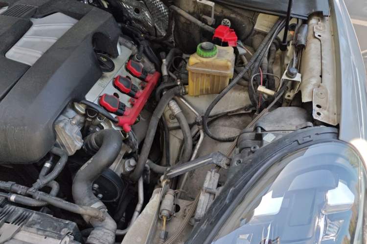 Used Porsche Cayenne 2015 Cayenne 3.0T Engine Bay Left