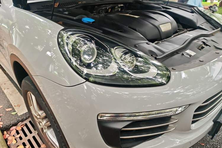 Used Porsche Cayenne 2015 Cayenne 3.0T Right Front Headlight