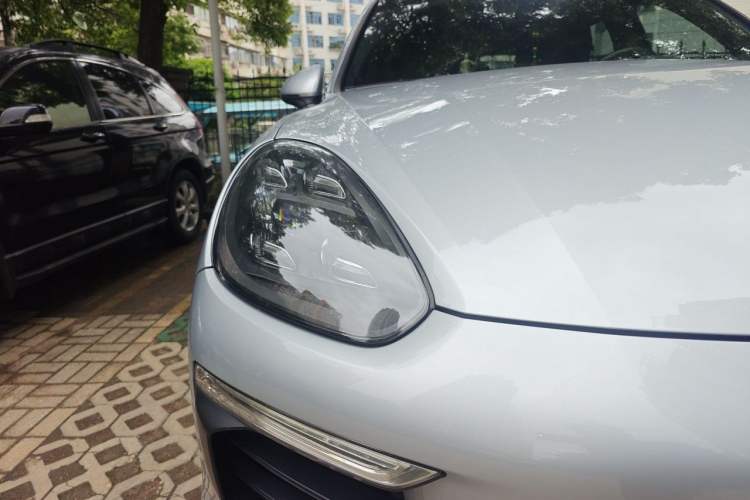 Used Porsche Cayenne 2015 Cayenne 3.0T Right Front Headlight