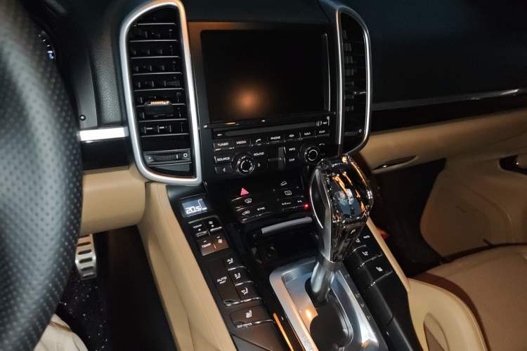 Used Porsche Cayenne 2015 Cayenne 3.0T Audio And AC Panel