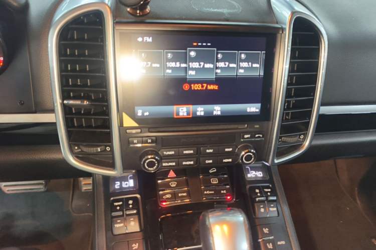 Used Porsche Cayenne 2015 Cayenne 3.0T Audio And AC Panel