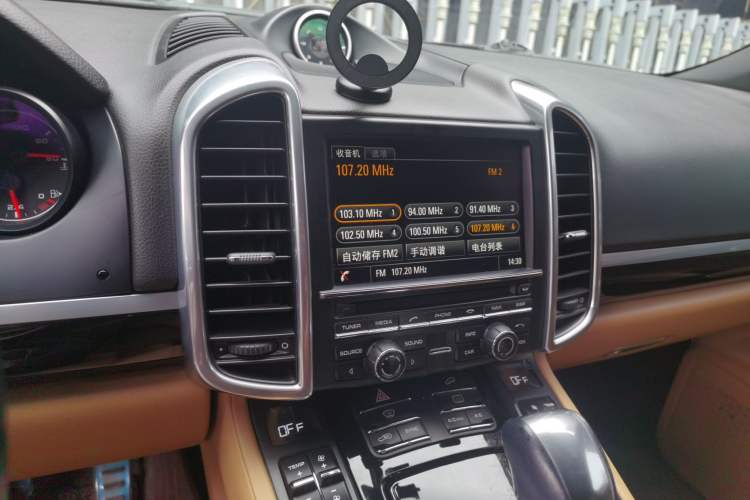 Used Porsche Cayenne 2015 Cayenne 3.0T Audio And AC Panel