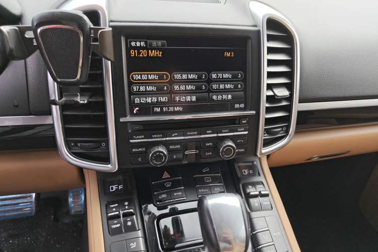 Used Porsche Cayenne 2015 Cayenne 3.0T Audio And AC Panel