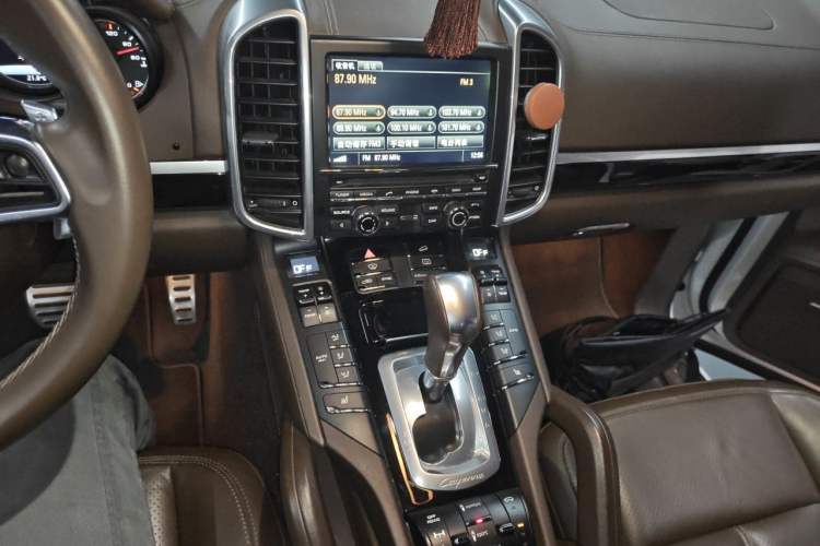 Used Porsche Cayenne 2015 Cayenne 3.0T Audio And AC Panel