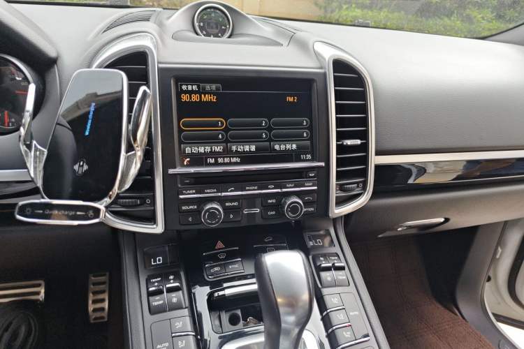Used Porsche Cayenne 2015 Cayenne 3.0T Audio And AC Panel