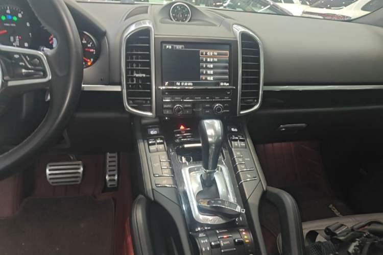 Used Porsche Cayenne 2015 Cayenne 3.0T Audio And AC Panel