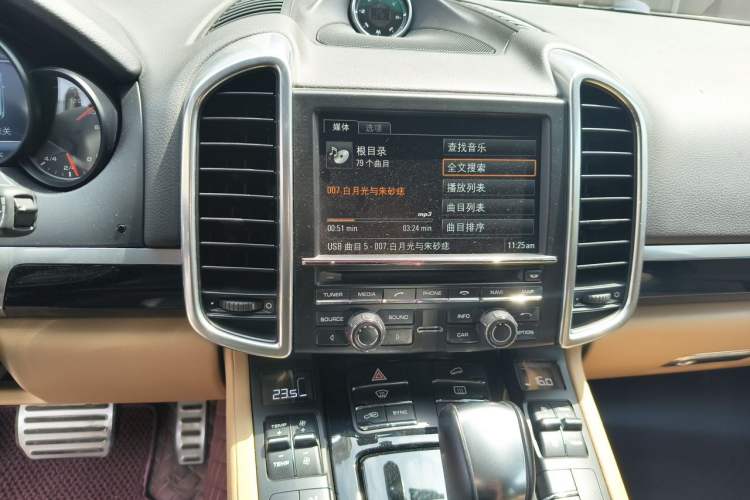 Used Porsche Cayenne 2015 Cayenne 3.0T Audio And AC Panel
