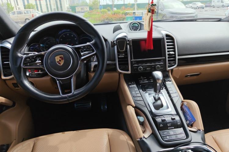 Used Porsche Cayenne 2015 Cayenne 3.0T Center Console