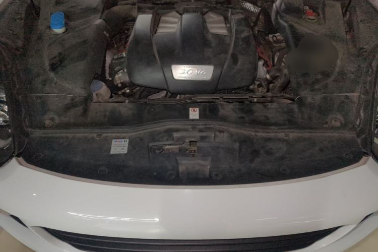 Used Porsche Cayenne 2015 Cayenne 3.0T Engine Bay