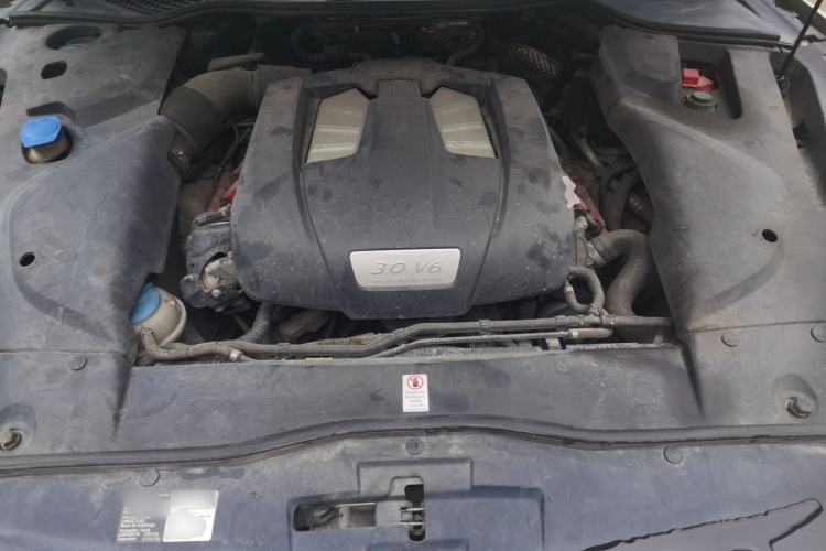 Used Porsche Cayenne 2015 Cayenne 3.0T Engine Bay