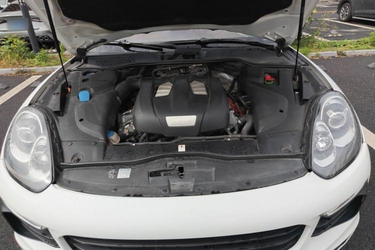 Used Porsche Cayenne 2015 Cayenne 3.0T Engine Bay