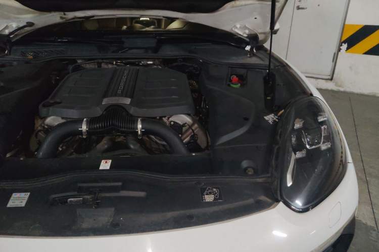 Used Porsche Cayenne 2015 Cayenne S 3.6T Engine Bay Left
