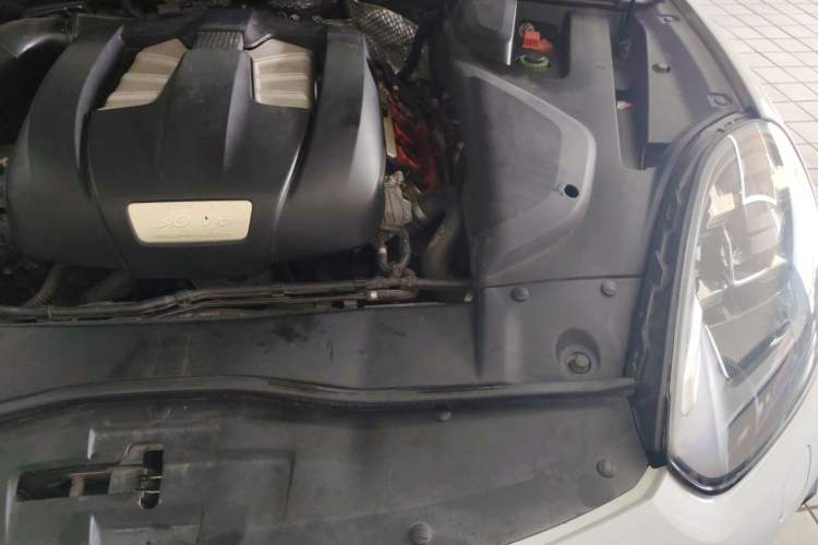 Used Porsche Cayenne 2015 Cayenne 3.0T Engine Bay Left