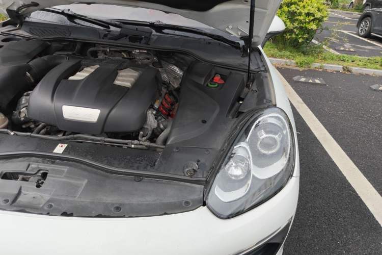 Used Porsche Cayenne 2015 Cayenne 3.0T Engine Bay Left