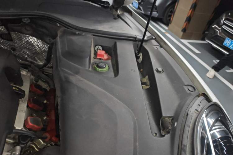 Used Porsche Cayenne 2015 Cayenne 3.0T Engine Bay Left