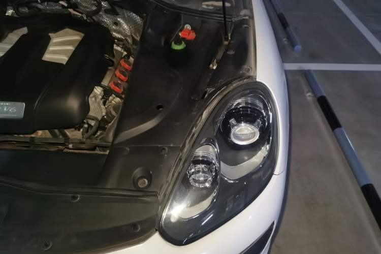 Used Porsche Cayenne 2015 Cayenne 3.0T Engine Bay Left