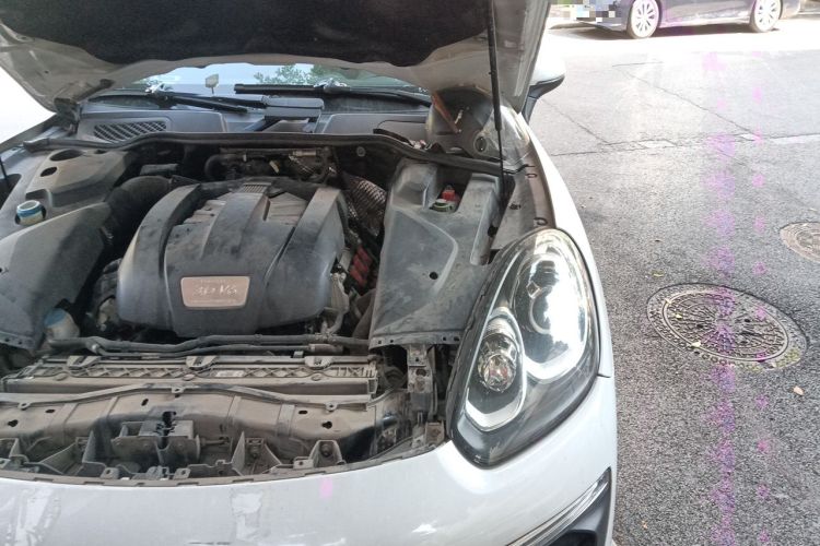 Used Porsche Cayenne 2015 Cayenne 3.0T Engine Bay Left