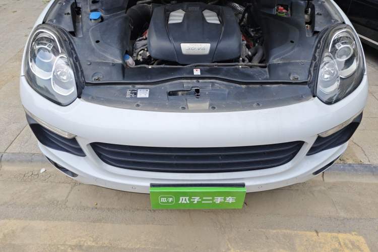 Used Porsche Cayenne 2015 Cayenne 3.0T Engine Bay