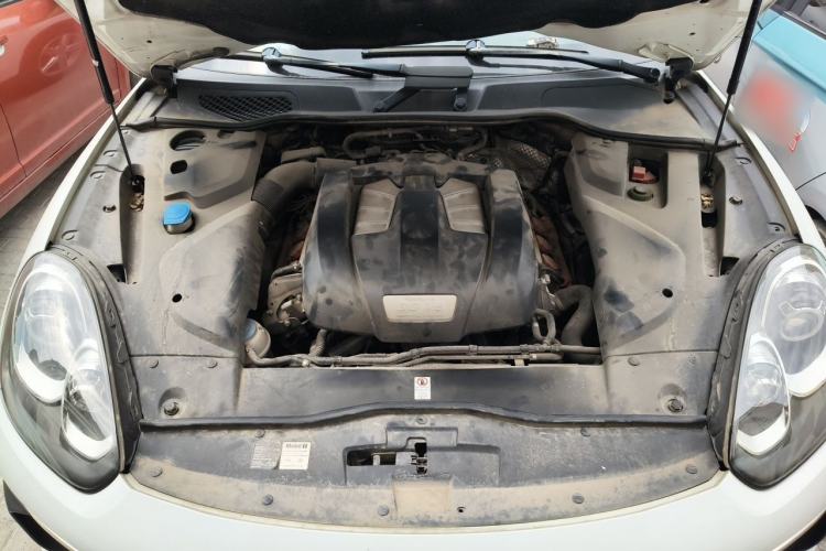 Used Porsche Cayenne 2015 Cayenne 3.0T Engine Bay