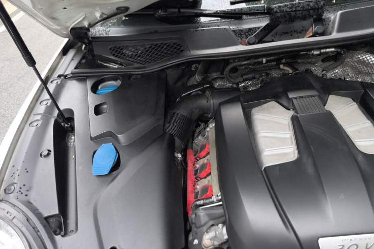 Used Porsche Cayenne 2015 Cayenne 3.0T Engine Bay Right