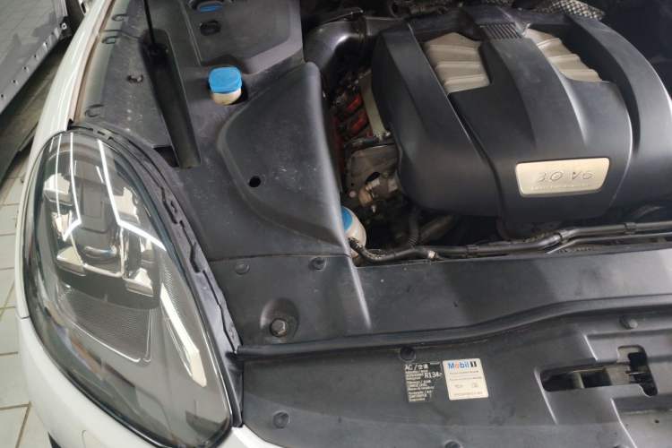 Used Porsche Cayenne 2015 Cayenne 3.0T Engine Bay Right