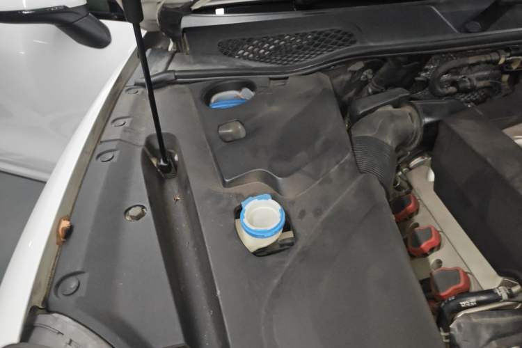 Used Porsche Cayenne 2015 Cayenne 3.0T Engine Bay Right