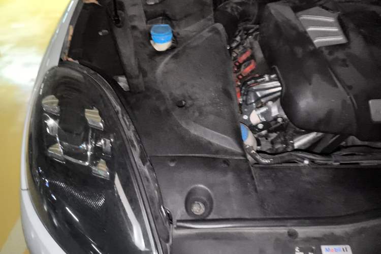 Used Porsche Cayenne 2015 Cayenne 3.0T Engine Bay Right