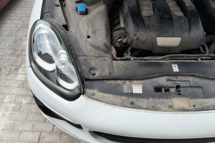 Used Porsche Cayenne 2015 Cayenne 3.0T Engine Bay Right