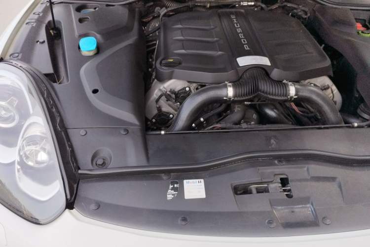 Used Porsche Cayenne 2015 Cayenne S 3.6T Engine Bay Right