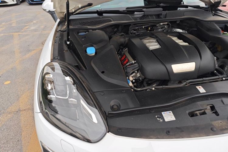 Used Porsche Cayenne 2015 Cayenne 3.0T Engine Bay Right
