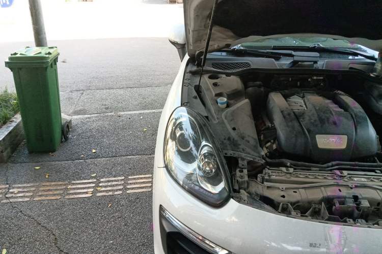 Used Porsche Cayenne 2015 Cayenne 3.0T Engine Bay Right