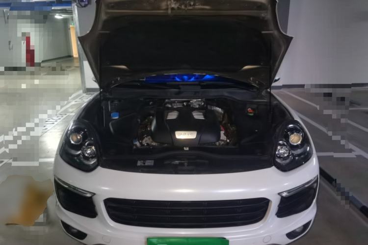 Used Porsche Cayenne 2015 Cayenne 3.0T Engine Bay