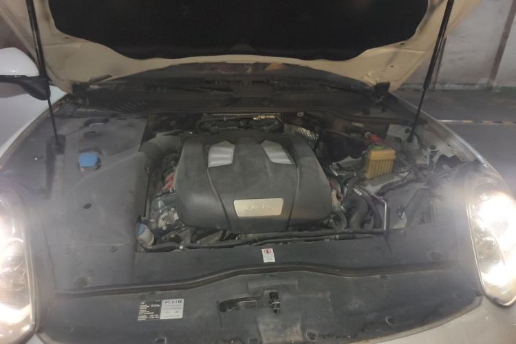 Used Porsche Cayenne 2015 Cayenne 3.0T Engine Bay