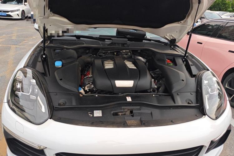 Used Porsche Cayenne 2015 Cayenne 3.0T Engine Bay
