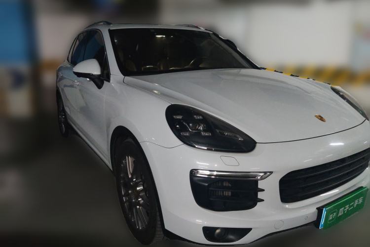 Used Porsche Cayenne 2015 Cayenne S 3.6T Front Right 45 Deg