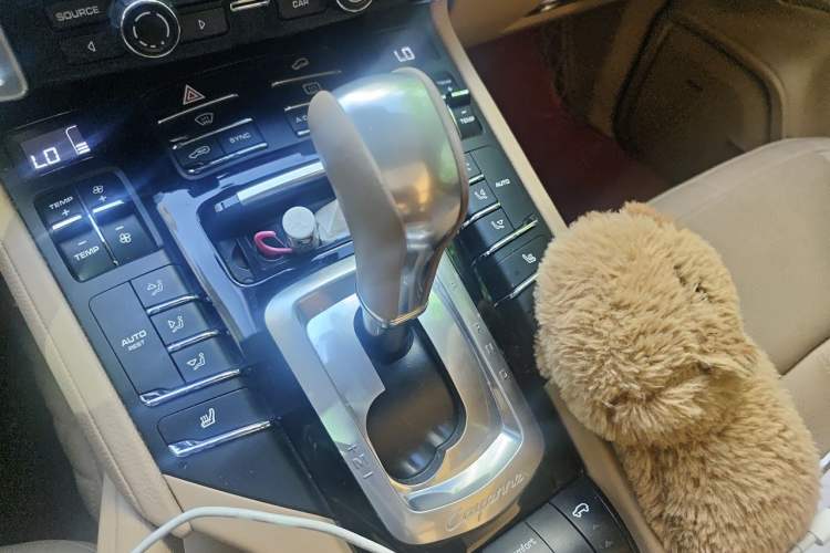 Used Porsche Cayenne 2015 Cayenne 3.0T Gear Lever