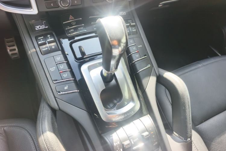Used Porsche Cayenne 2015 Cayenne 3.0T Gear Lever